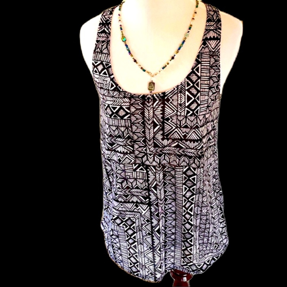 3/$19! ARIZONA JEANS CO Black & White Geometric Tribal Tank Top NWT!